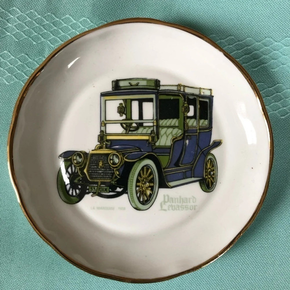 Lot of Four  Vintage Canadian Made Mini Plates - Picture 5 of 11